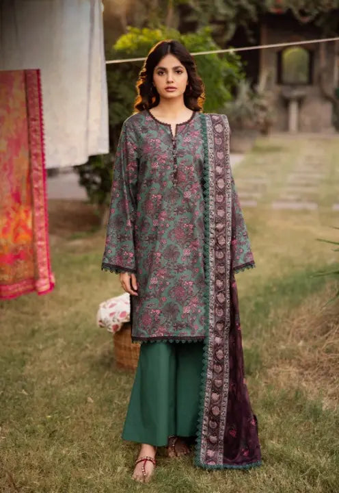 Nayab – Green 3 Piece Suit with Maroon Dupatta WOMEN'S CHOICE