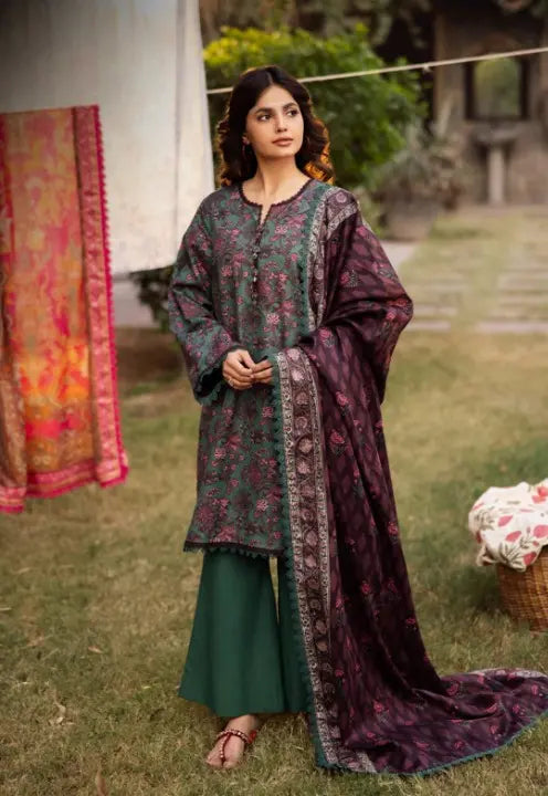 Nayab – Green 3 Piece Suit with Maroon Dupatta WOMEN'S CHOICE